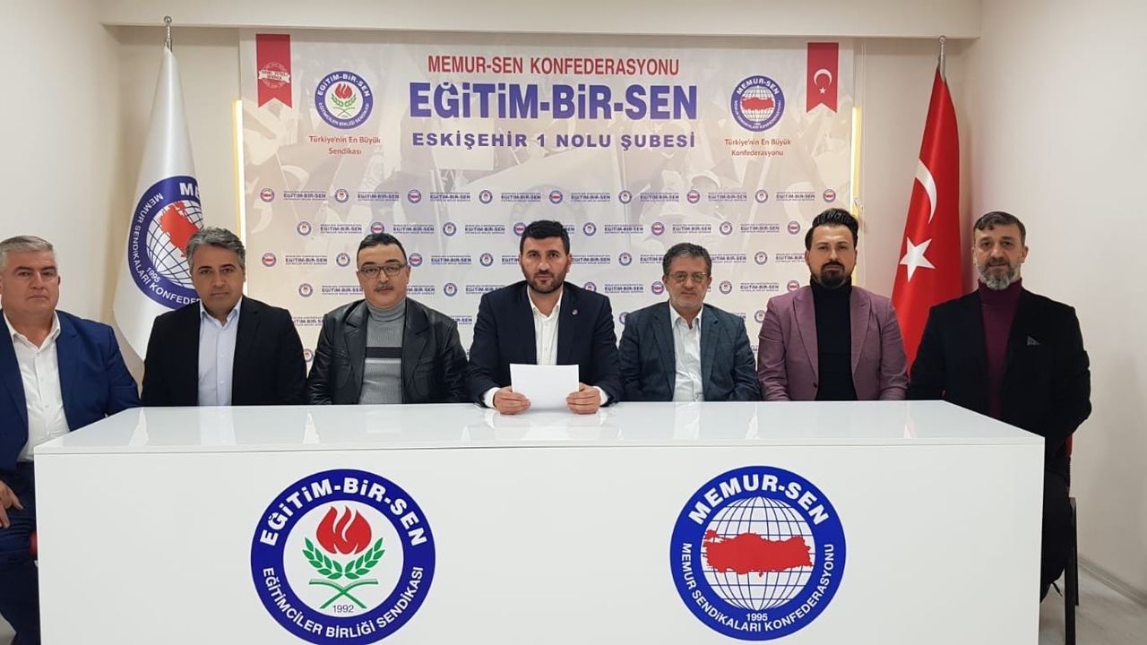 Eğitim-Bir-Sen’den 103 Emekli Amirale Eleştiri