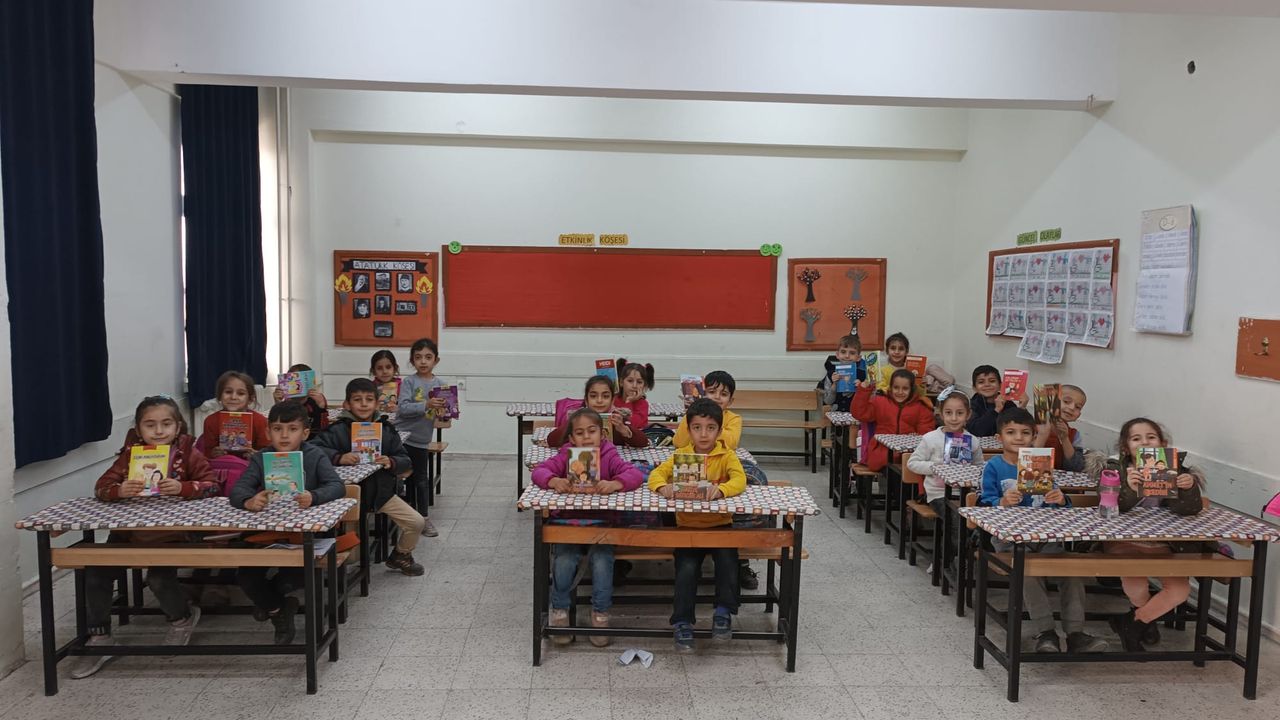 GÖNÜL İZİ DERNEĞİ' DEN DİYARBAKIR' A KİTAP DESTEĞİ