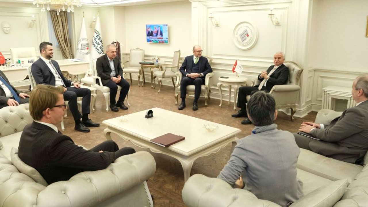 REKTÖR ERDAL İKAF'23 İÇİN ETO’YU ZİYARET ETTİ