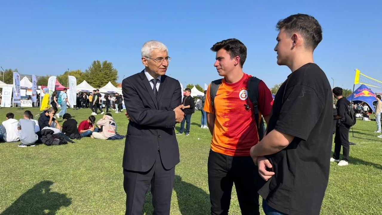 ESTÜ’de Türkiye Yüzyılı Gençlik Yüzyılı etkinliği başladı