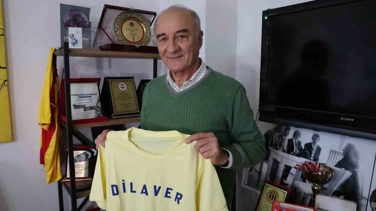 Hababam Sınıfı’nın Dilaver’i depremde ağır hasar alan evinden kurtarabildiği hatıralarıyla hayata yeniden başladı