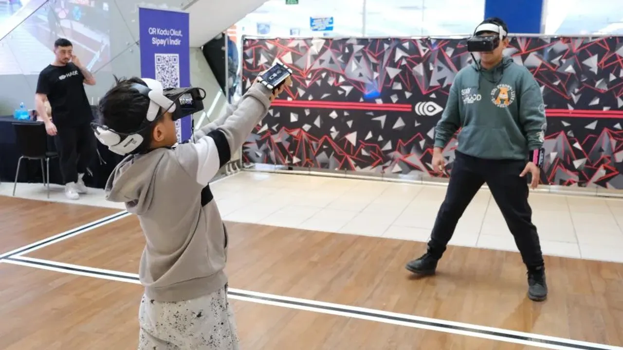 Eskişehir'de HADO etkinliğine yoğun ilgi