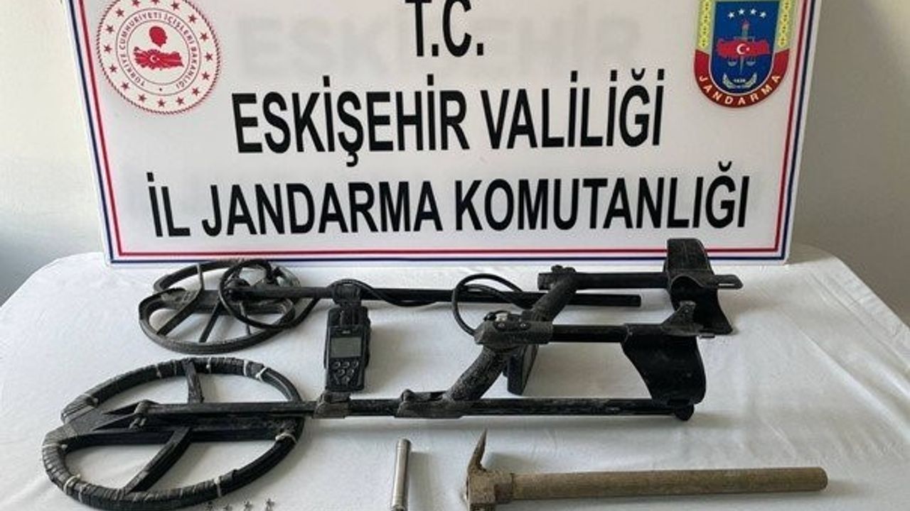 Dedektör ile arama yapan  şahıslar suçüstü yakalandı