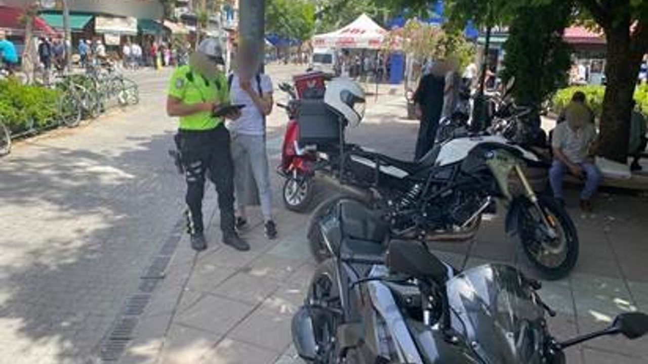 Yaya alanlarına giren 43 motosiklet ve motorlu bisiklet sürücüsüne ceza yazıldı