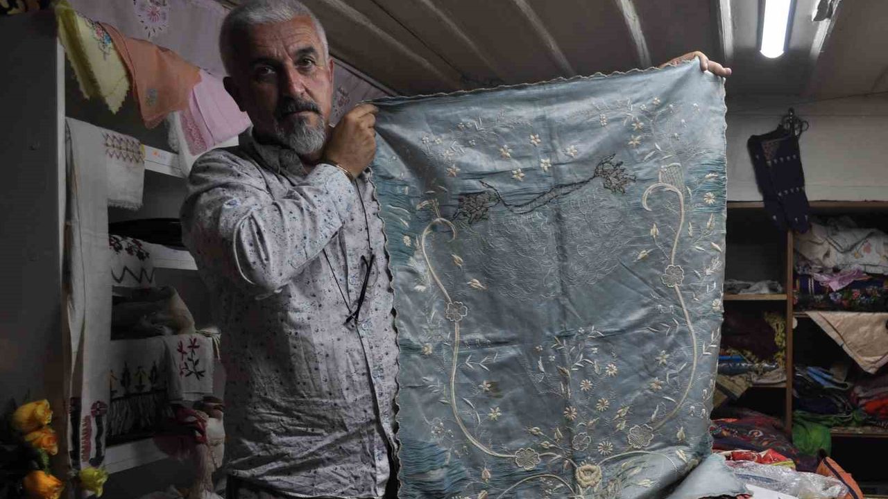 Değeri bilinmeyen Osmanlı antikalarına çöpler ve hurdacılar aracılığıyla ulaşıyorlar