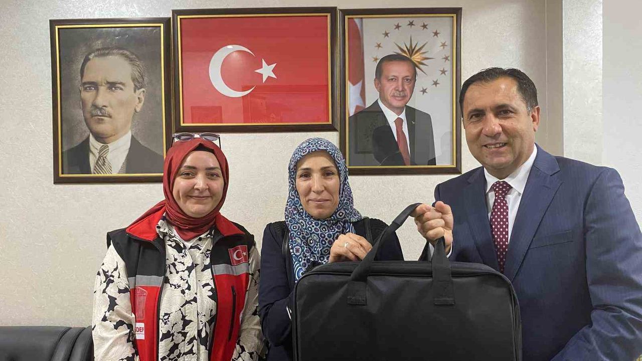 İl Müdürü Türkoğlu’ndan kırtasiye desteği