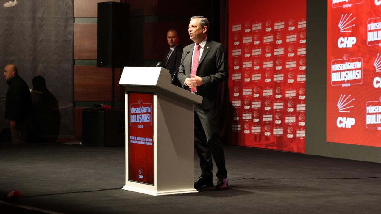 Eskişehir’de konuşan ,CHP lideri Özel: "Kırmızı çizgimiz toplumsal mutabakat olmalı