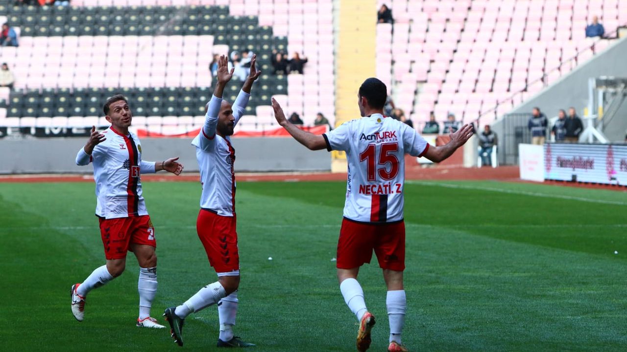 Eskişehirspor, 2 Eylül SK'yi 3-1 mağlup etti