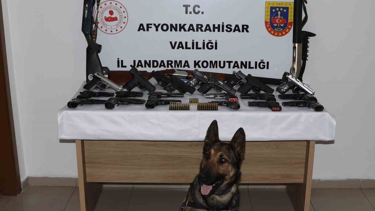 Afyonkarahisar’da havaya rastgele ateş eden 17 şüpheli yakalandı