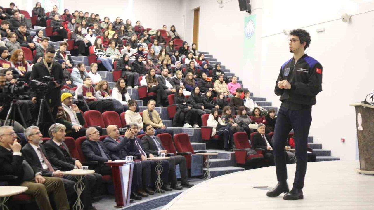 Astronot Tuva Cihangir Atasever Kütahya’da öğrencilerle buluştu