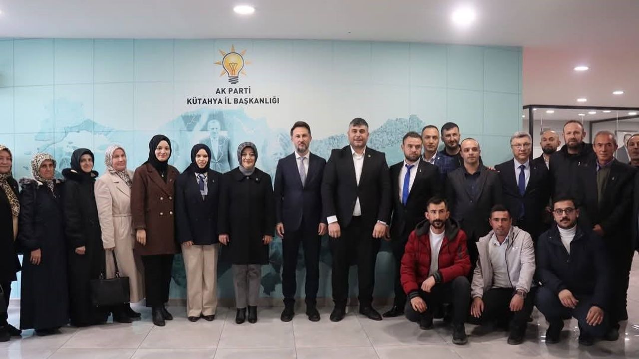 AK Parti Gediz ilçe Teşkilatı’ndan il başkanlığına ziyaret