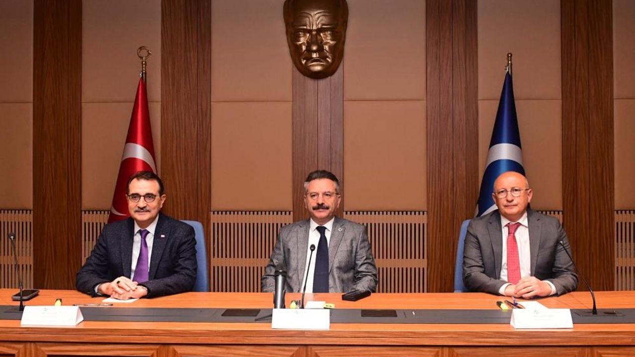 Anadolu Üniversitesi’nde yapay zekâ toplantısı gerçekleştirildi