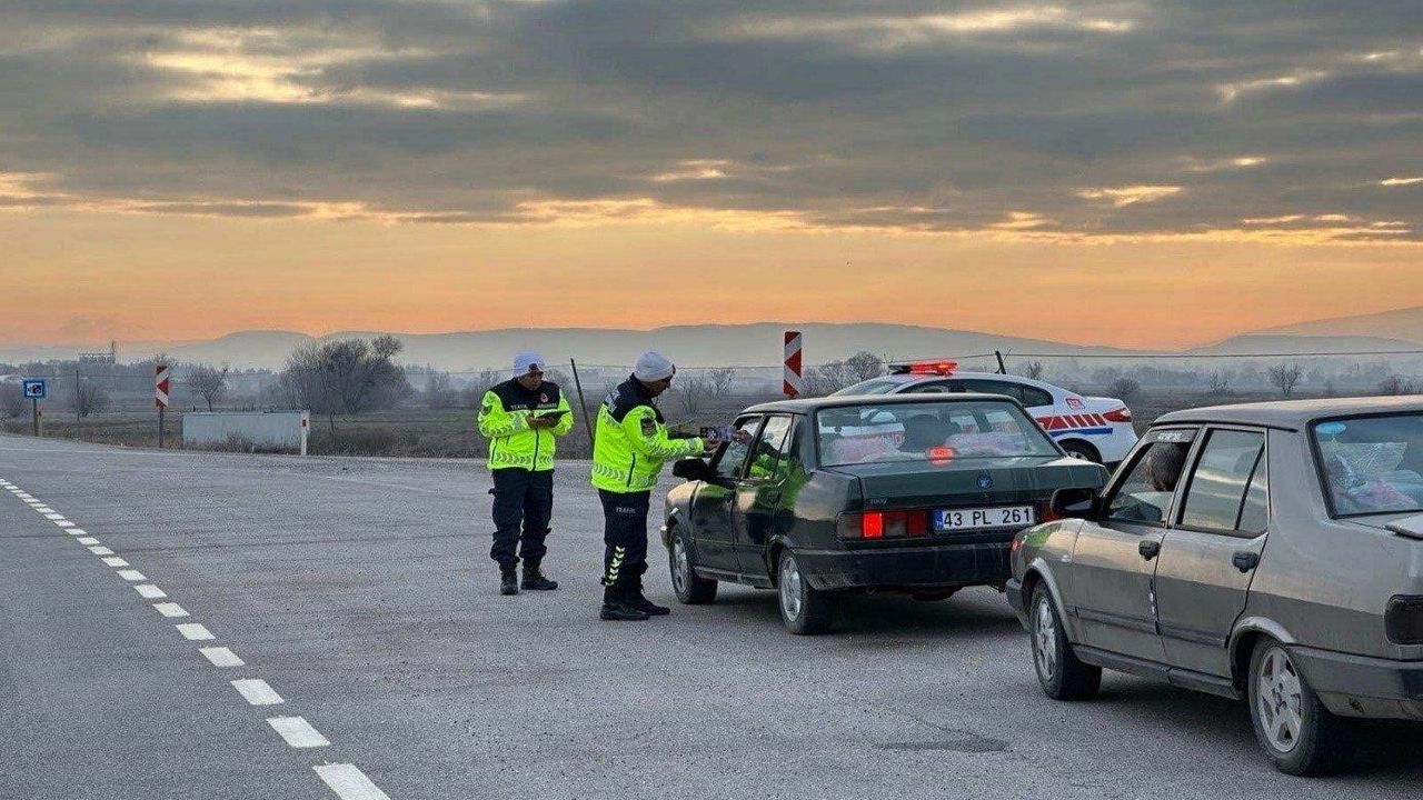 Jandarma trafik ekipleri sürücüleri bilgilendirdi