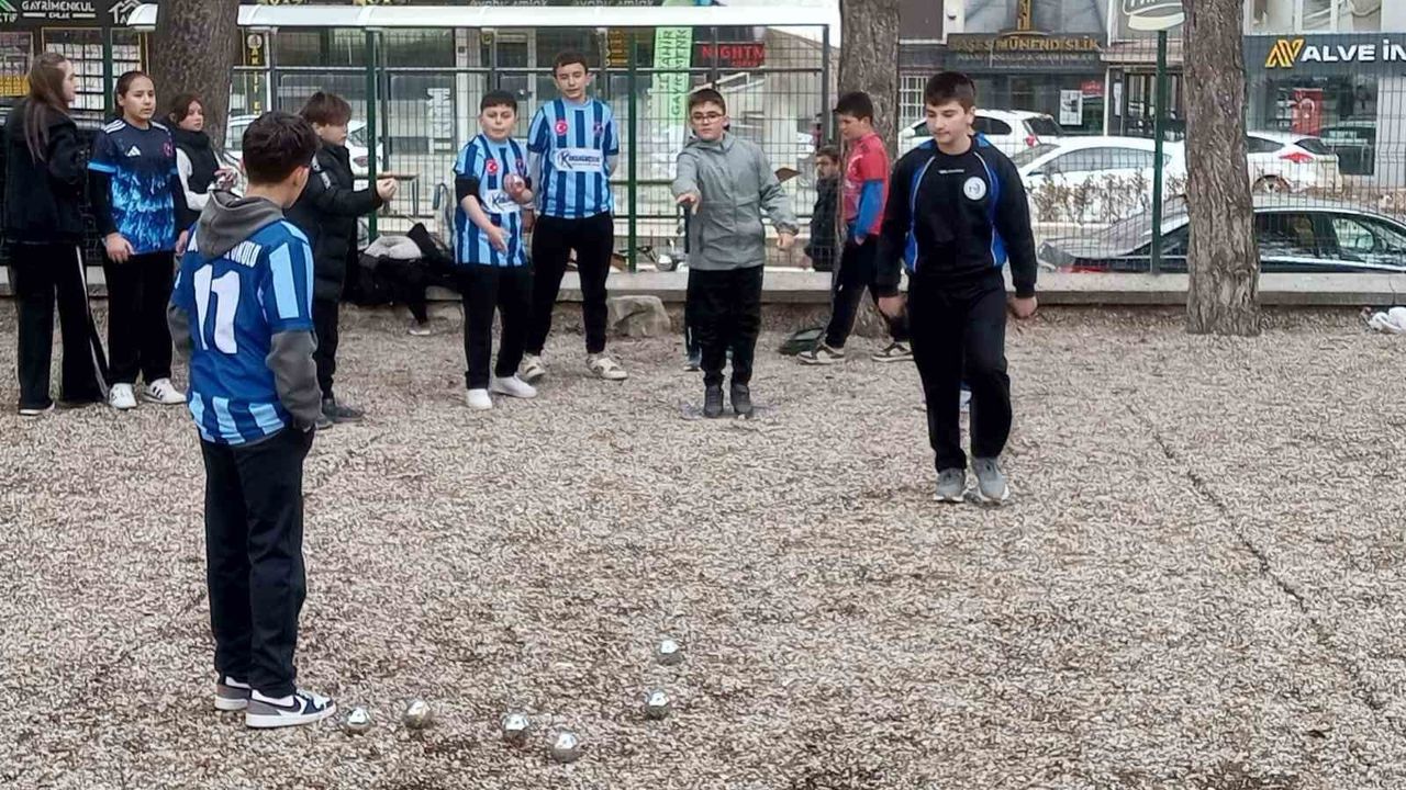 Hem sporda hem okulda başarı