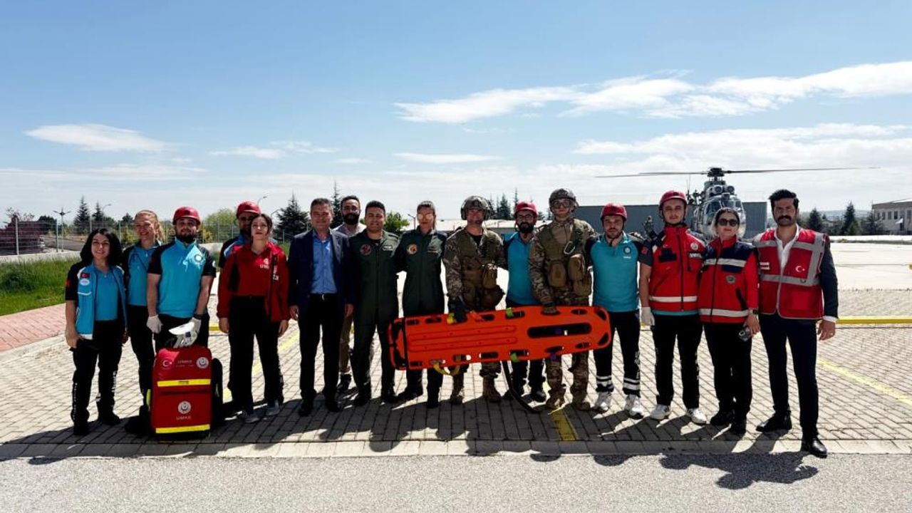 Hastanede nefes kesen helikopterli tatbikat gerçeği aratmadı