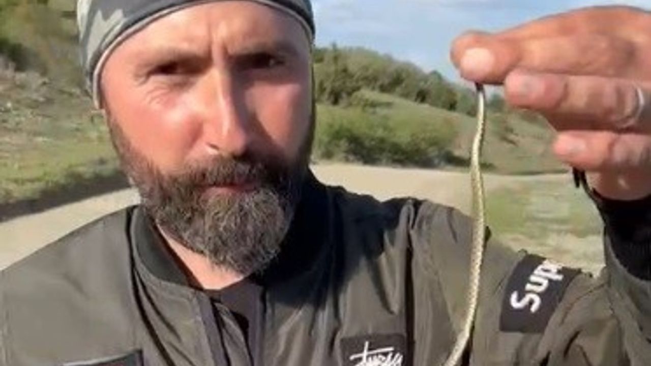 Kütahya’da motosiklet tutkunundan yavru yılan uyarısı