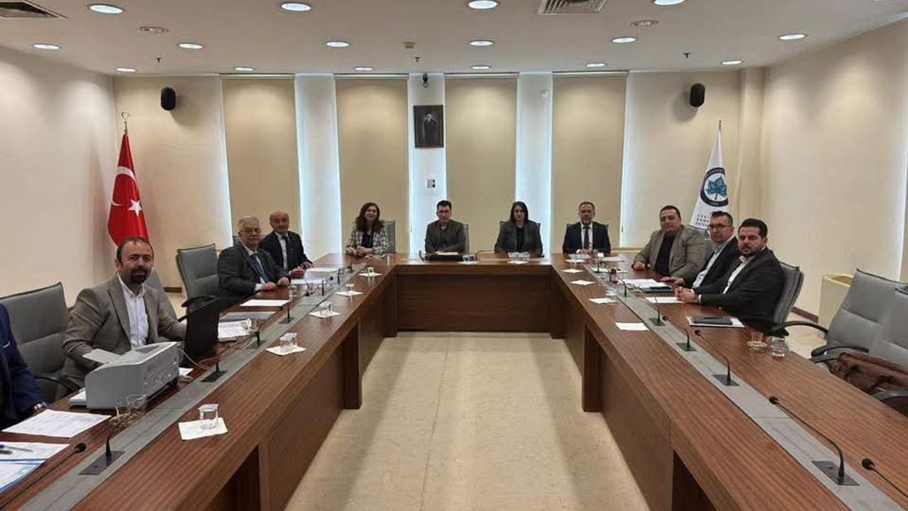 Üniversitelerde Tarihi Adım !