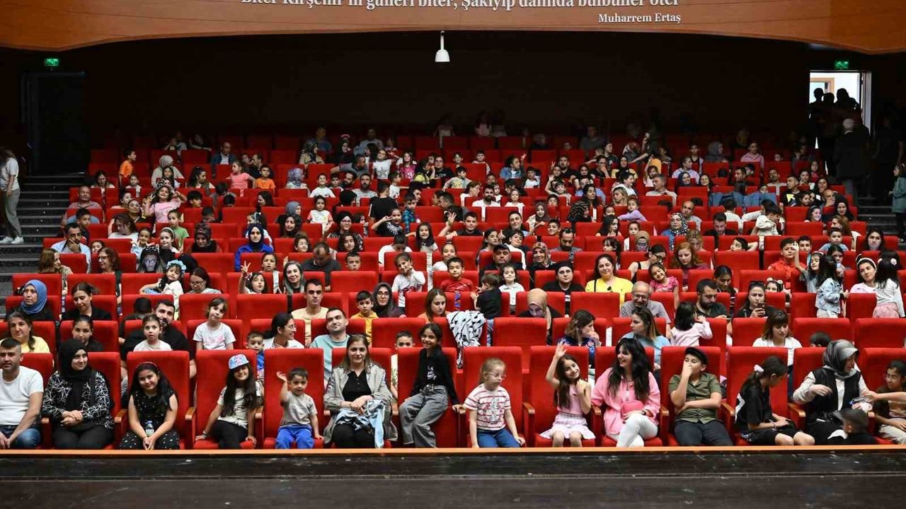 Odunpazarı Belediyesi Tiyatrosu, Kırşehir’de minik kalplere dokundu