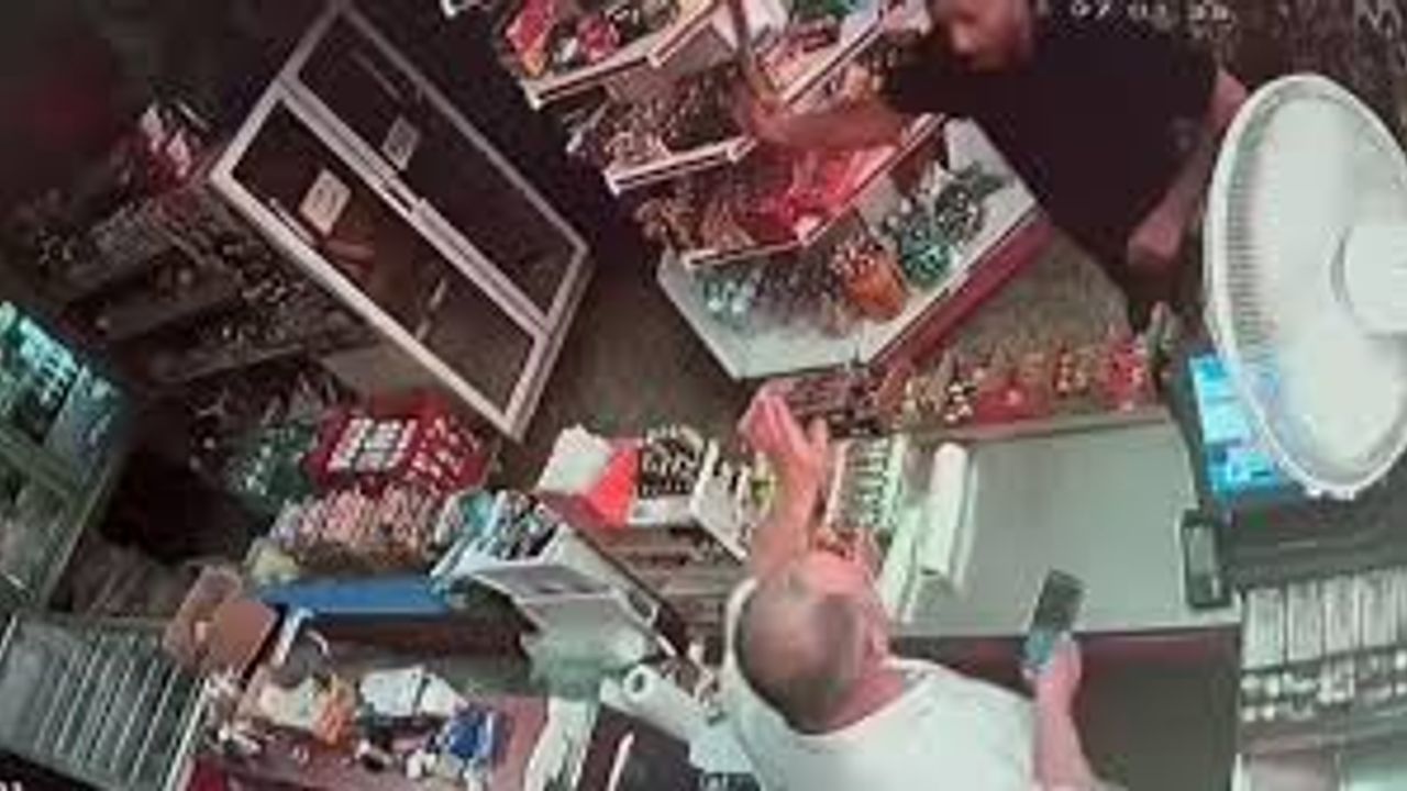 Eriyen dondurma sebebi ile palalı saldırıya uğrayan esnaf o anları anlattı