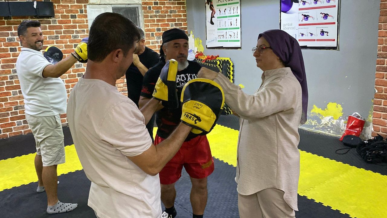 Çocuklarıyla antrenmana katılan aileler nefes nefese kaldı