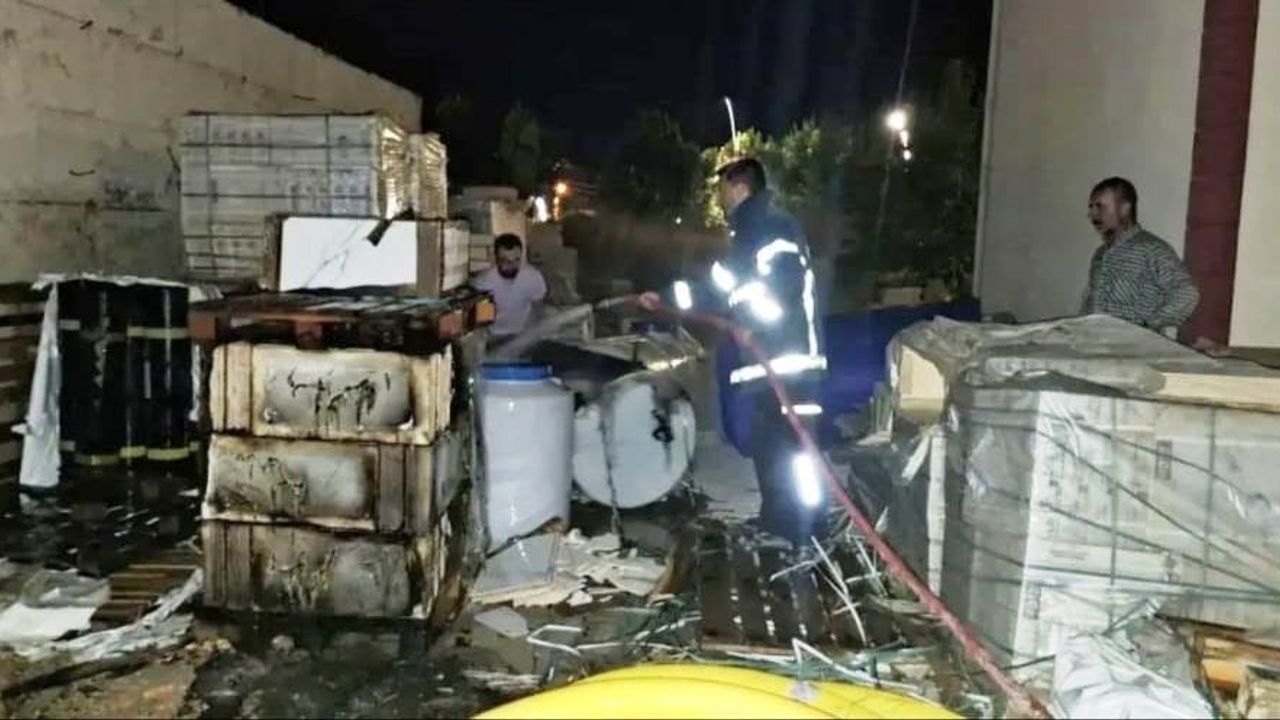 Emet’te depo yangını korkuttu