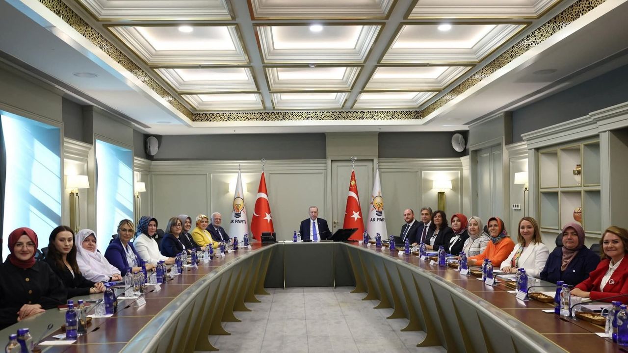 Zeynep Güneş Akgün Kadın Belediye Başkanları ile beraber Cumhurbaşkanı ile görüştü