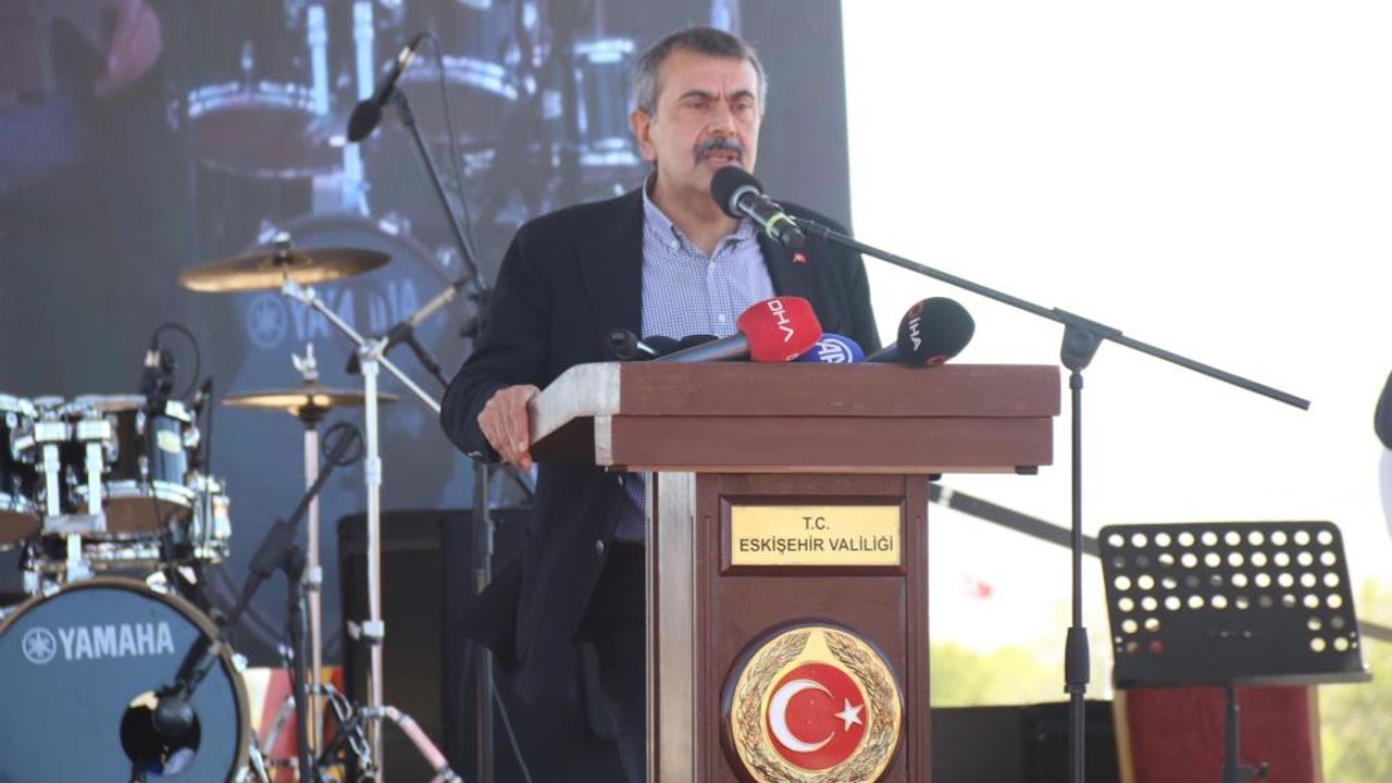 Bakan Tekin: "Milli ve yerli bir müfredat sistemi oluşturduk"