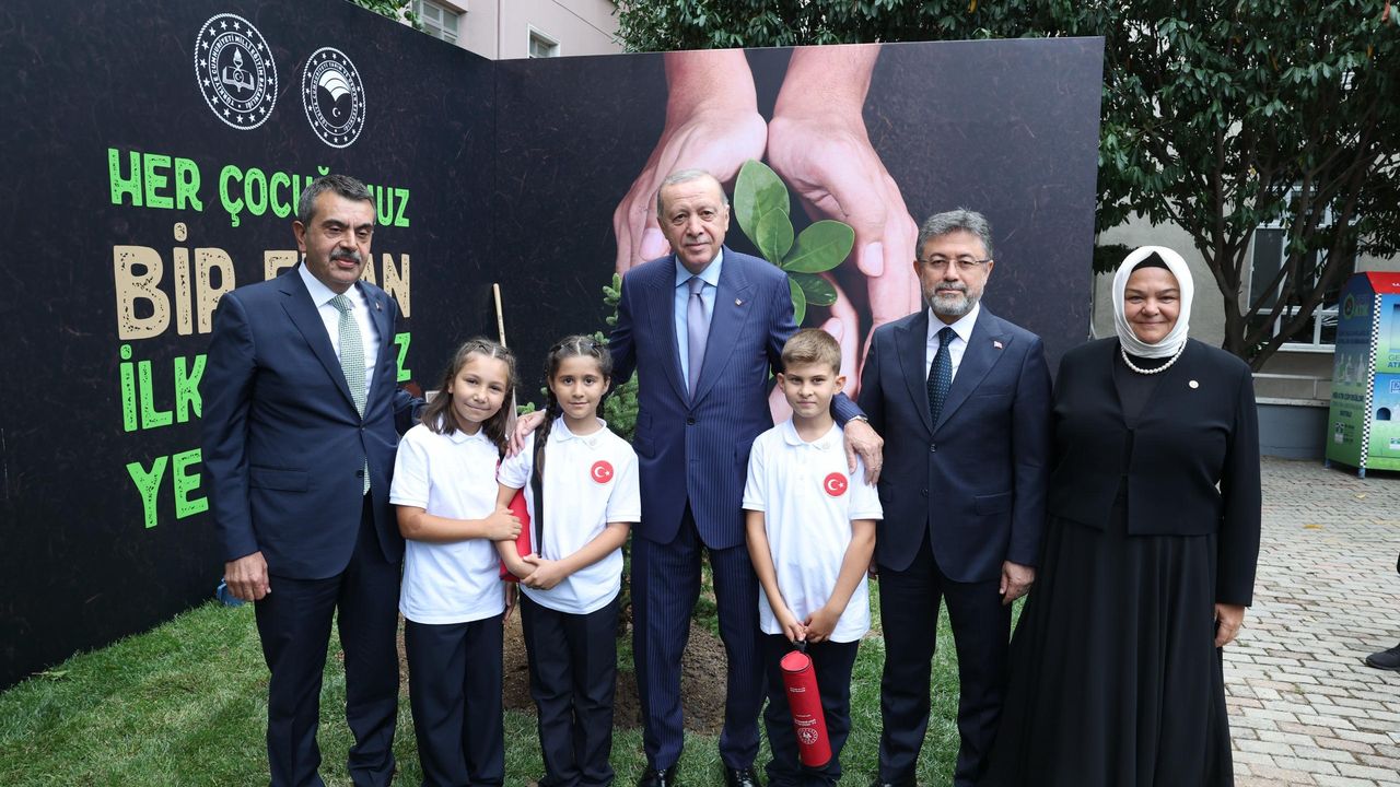 Cumhurbaşkanı Erdoğan, Yeni eğitim öğretim dönemini Ayşen Gürcan ile beraber açtı