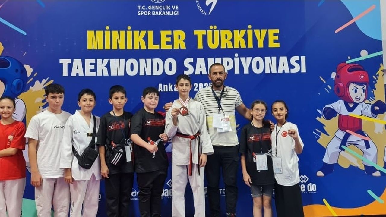 Minik taekwondocular Ankara’dan dereceyle döndü