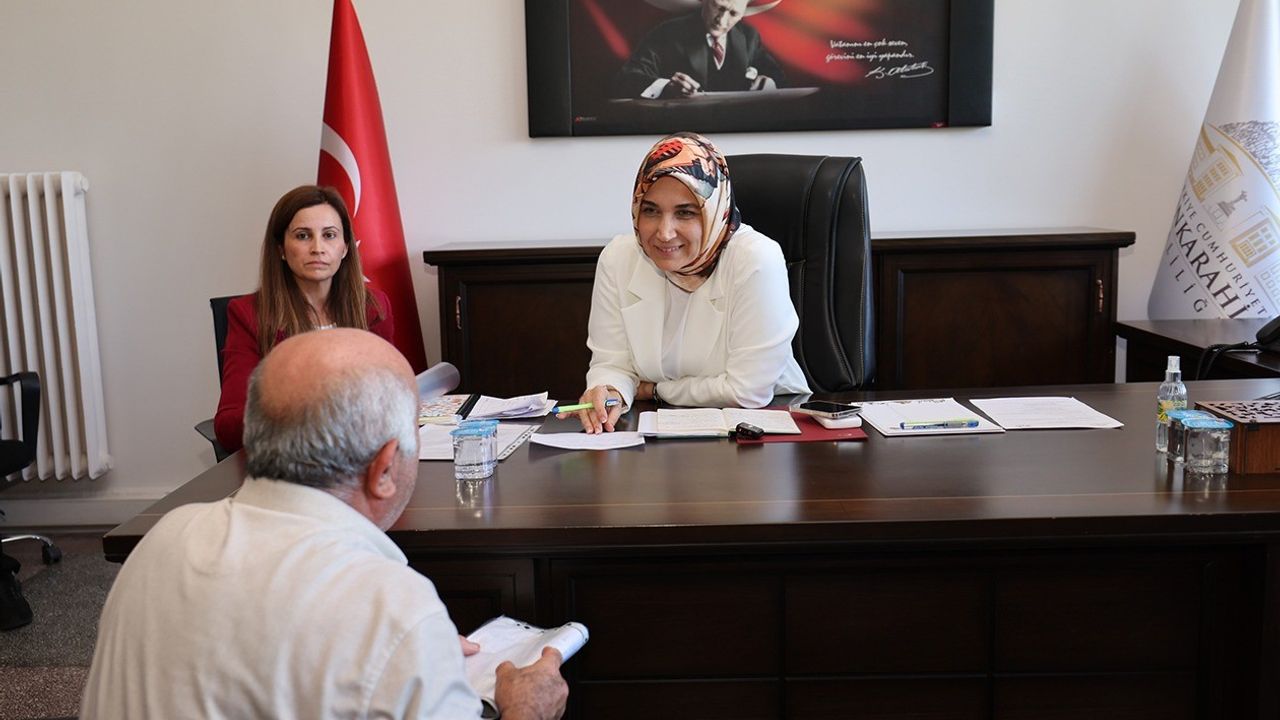 Vali vatandaşların sorunlarını dinledi