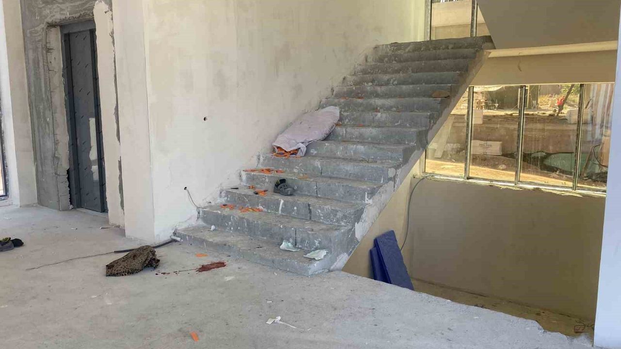 İnşaat merdivenlerinden yuvarlanan işçi yaralandı