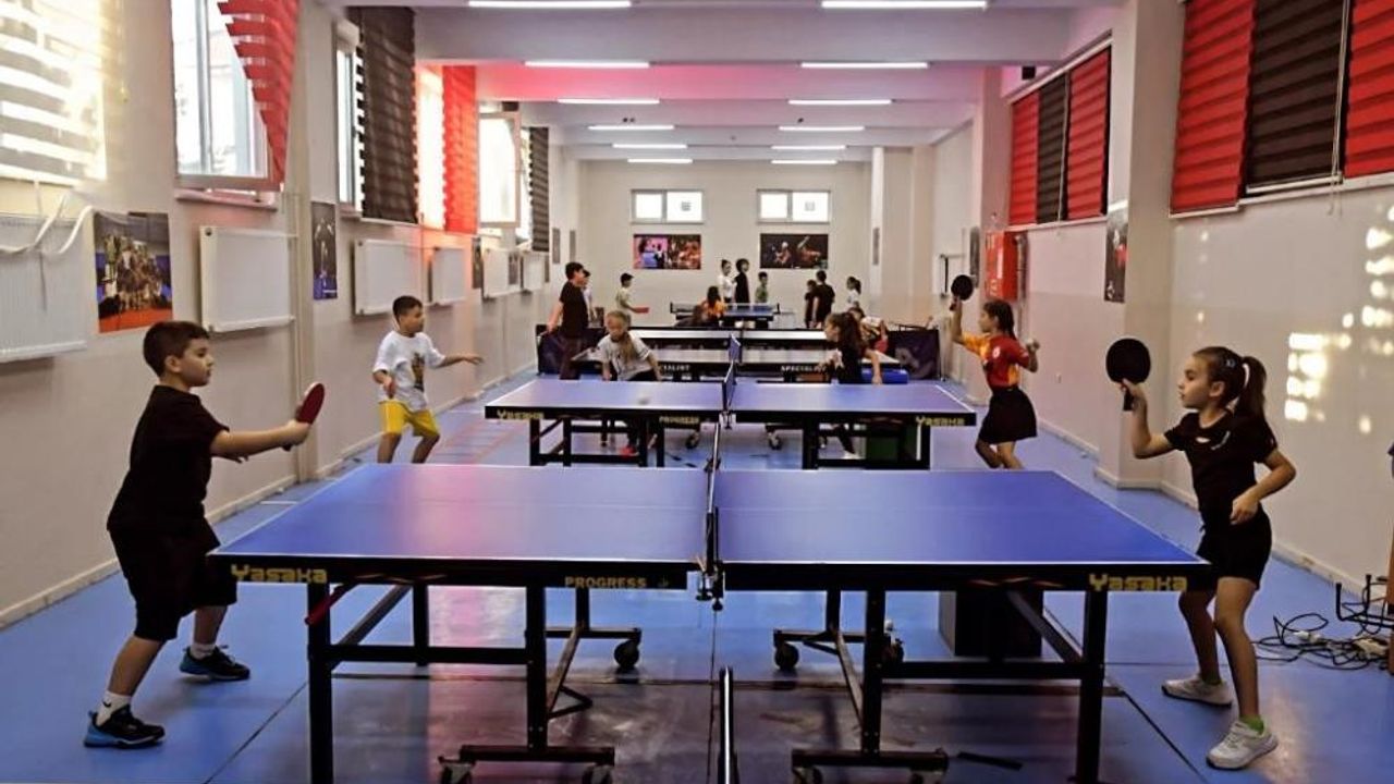 GSB Spor Okulları'nda masa tenisi çalışmaları devam ediyor