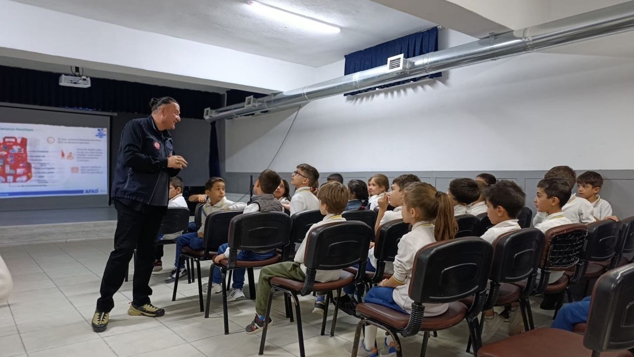 AFAD'dan ilkokul öğrencilerine farkındalık eğitimi