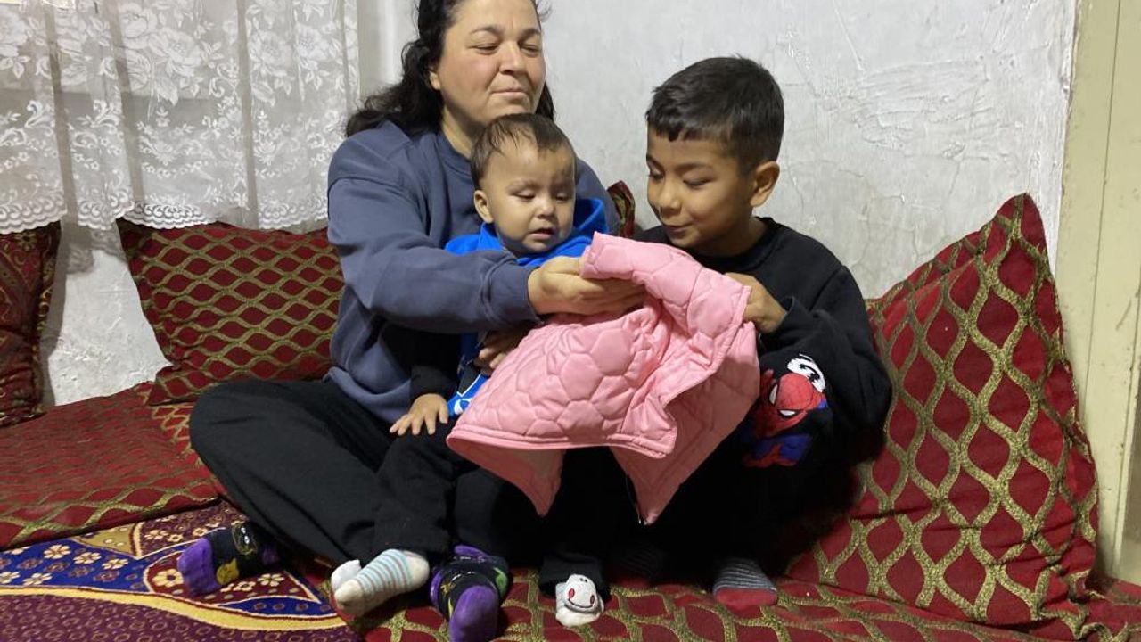 Annelerinin yüzünü ve dünyanın renklerini ilk defa gördüler