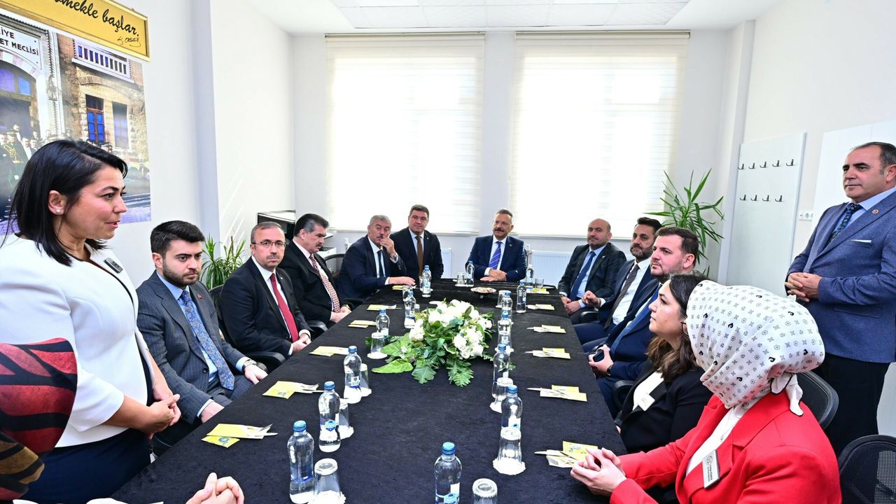 Vali Aksoy, kamu kaynaklarıyla yapılan okulun açılışını gerçekleştirdi