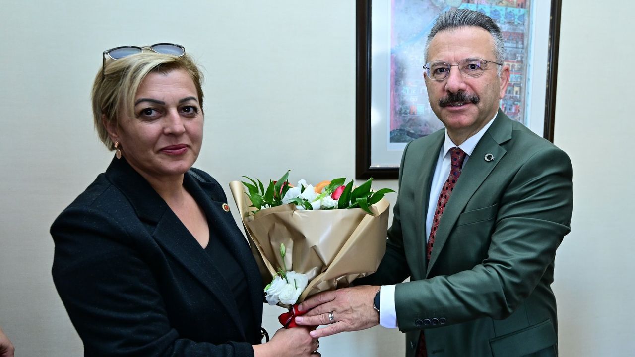 Vali Aksoy muhtarlar heyetini makamında kabul etti.