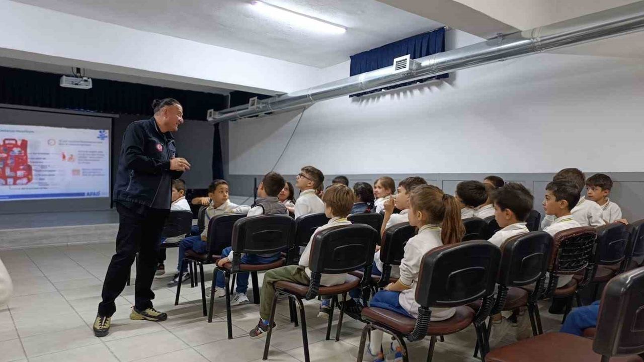 AFAD’dan ilkokul öğrencilerine farkındalık eğitimi