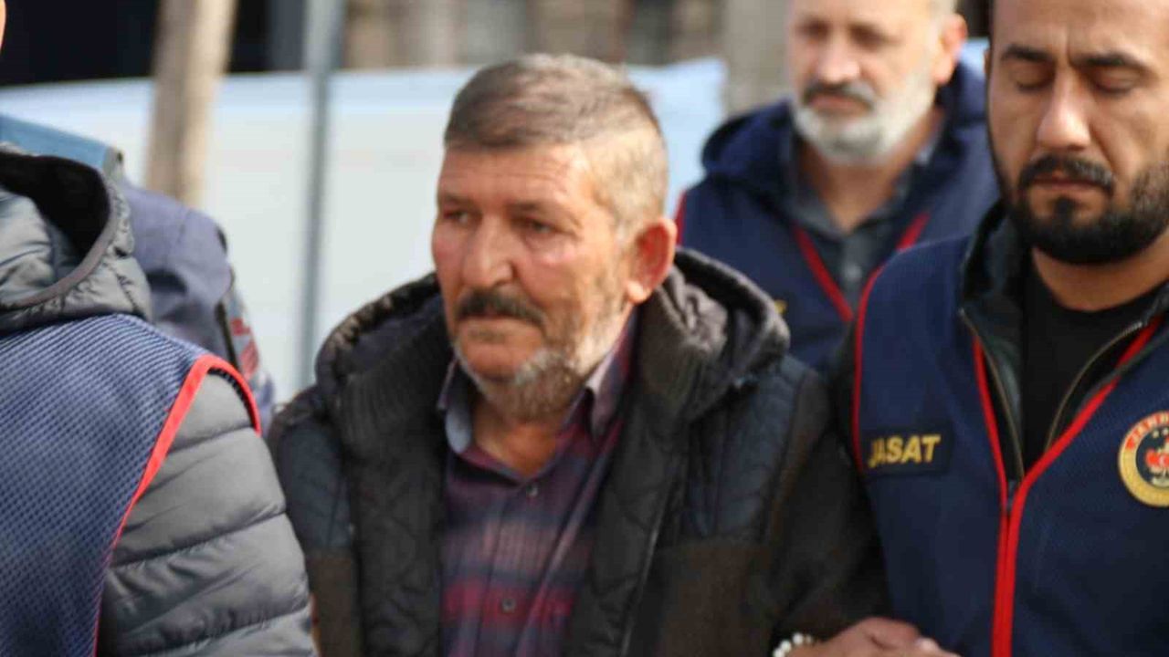 Ağabeyini öldürüp temele gömen sanık: "Bıçakla boğazıma sarıldı, korktum kürekle vurdum yere gömdüm"