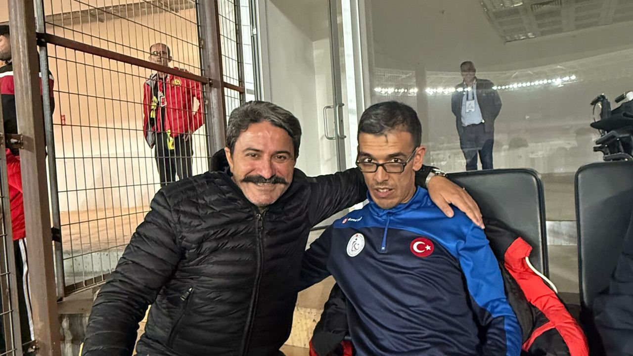 Paralimpik Sporcu ES-ES Maçını GSB il Müdürü Hasan Kalın ile birlikte izledi