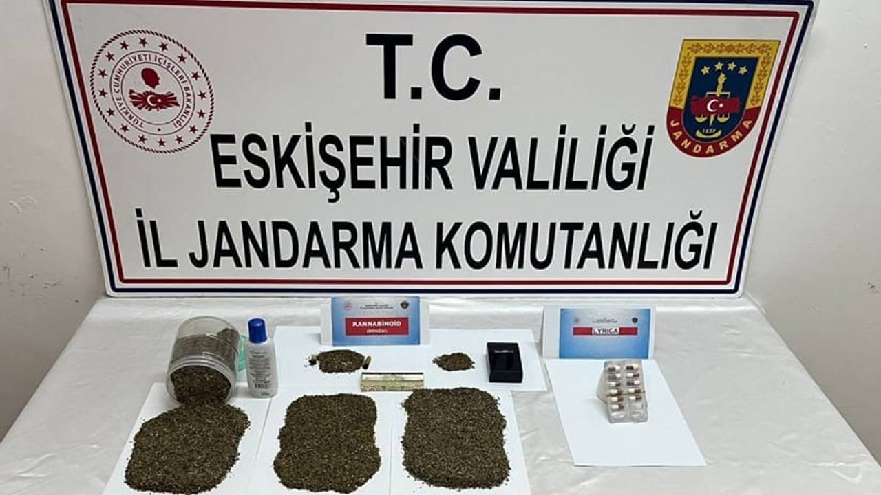 Uyuşturucu bulunduran 2 şüpheli hakkında soruşturma başlatıldı
