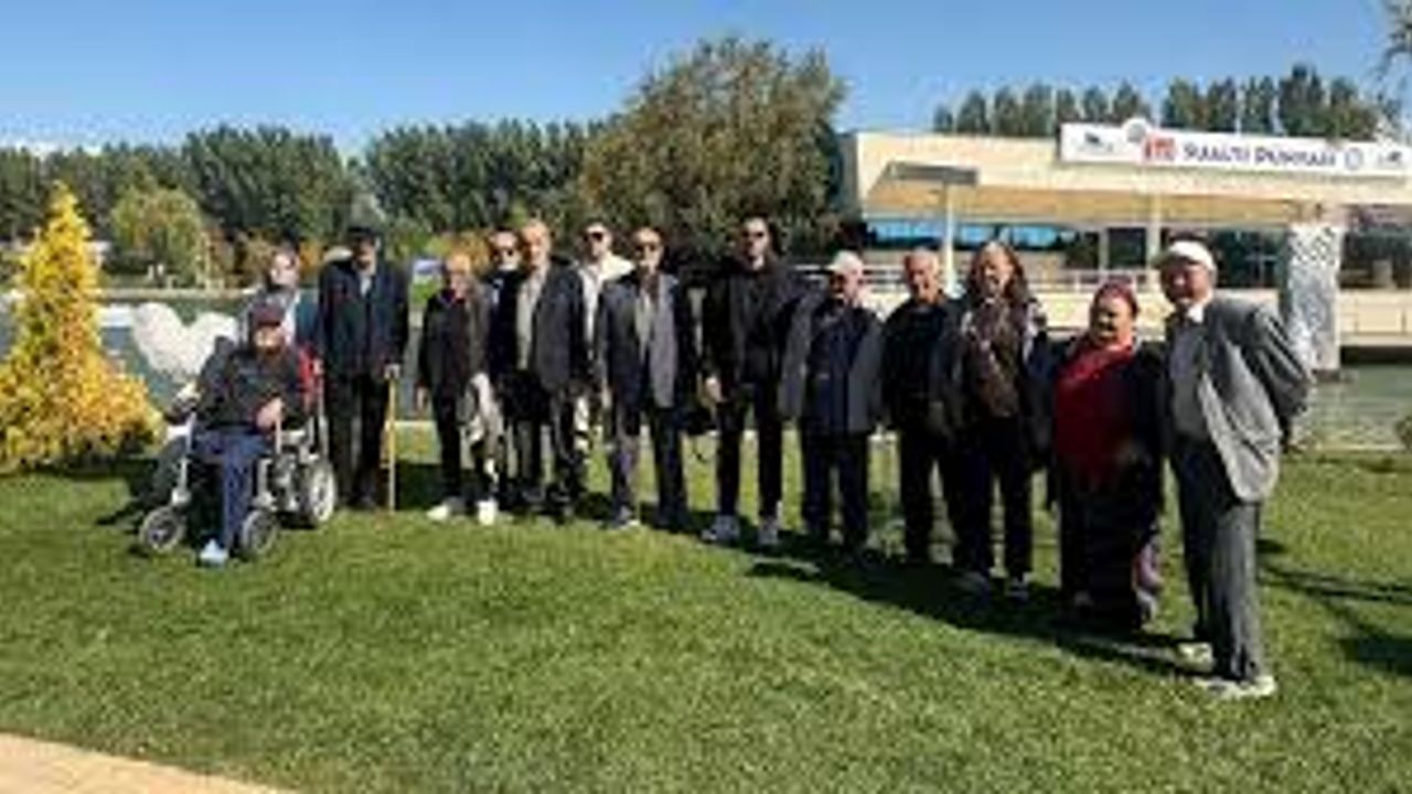 Huzurevinde kalan yaşlılar için gezi düzenlendi