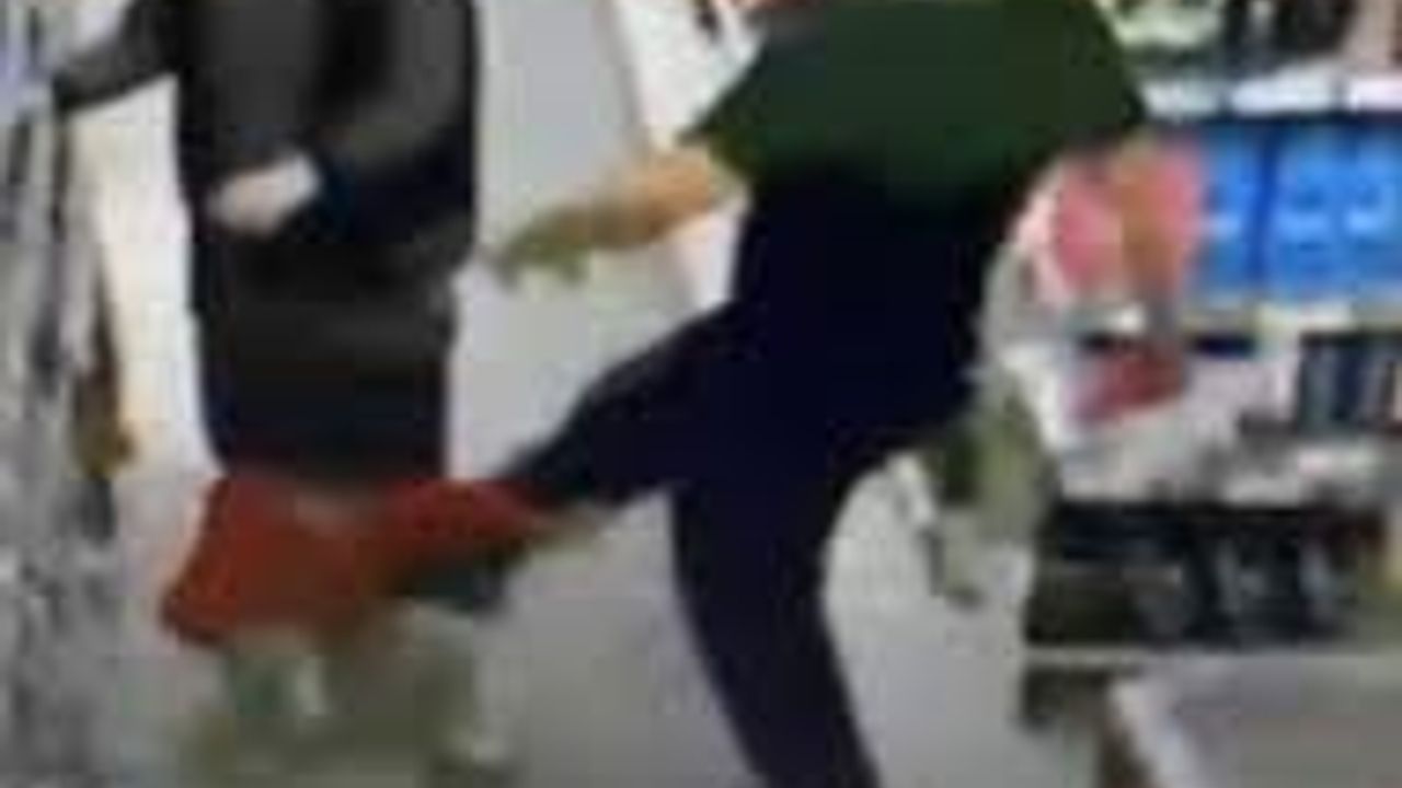 Markette çocuğunu tekmeleyen baba tutuklandı