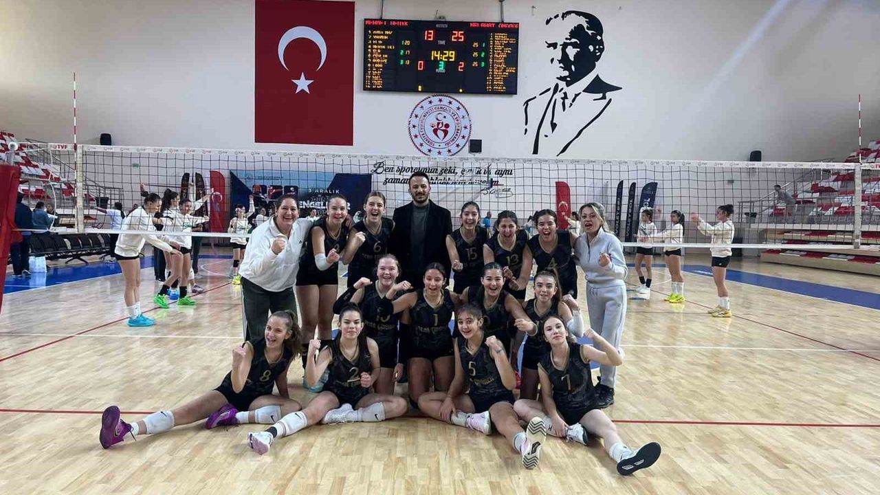Melahat Ünügür Ortaokulu, Voleybol Yıldız Kız kategorisinde finalde