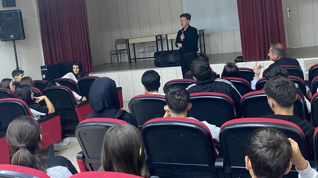 Mesleki eğitime yeni başlayan öğrenciler sektörle buluştu