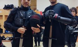 Video oyunu merakı baba-oğlu kılıç sporunda buluşturdu