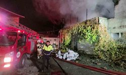 Kütahya’da 2 katlı binada çıkan yangın korkuttu