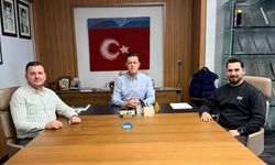 Nebi Hatipoğlu'ndan görevini biten iki İlçe Başkanı'na teşekkür