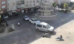 Meydana gelen iki ayrı motosiklet kazası kameralara yansıdı