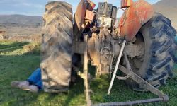 Traktörün altında kalan yaşlı adam hayatını kaybetti