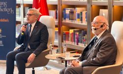 Hatipoğlu,Nabi Avcı'nın konuşmacı oldugu Panele katıldı